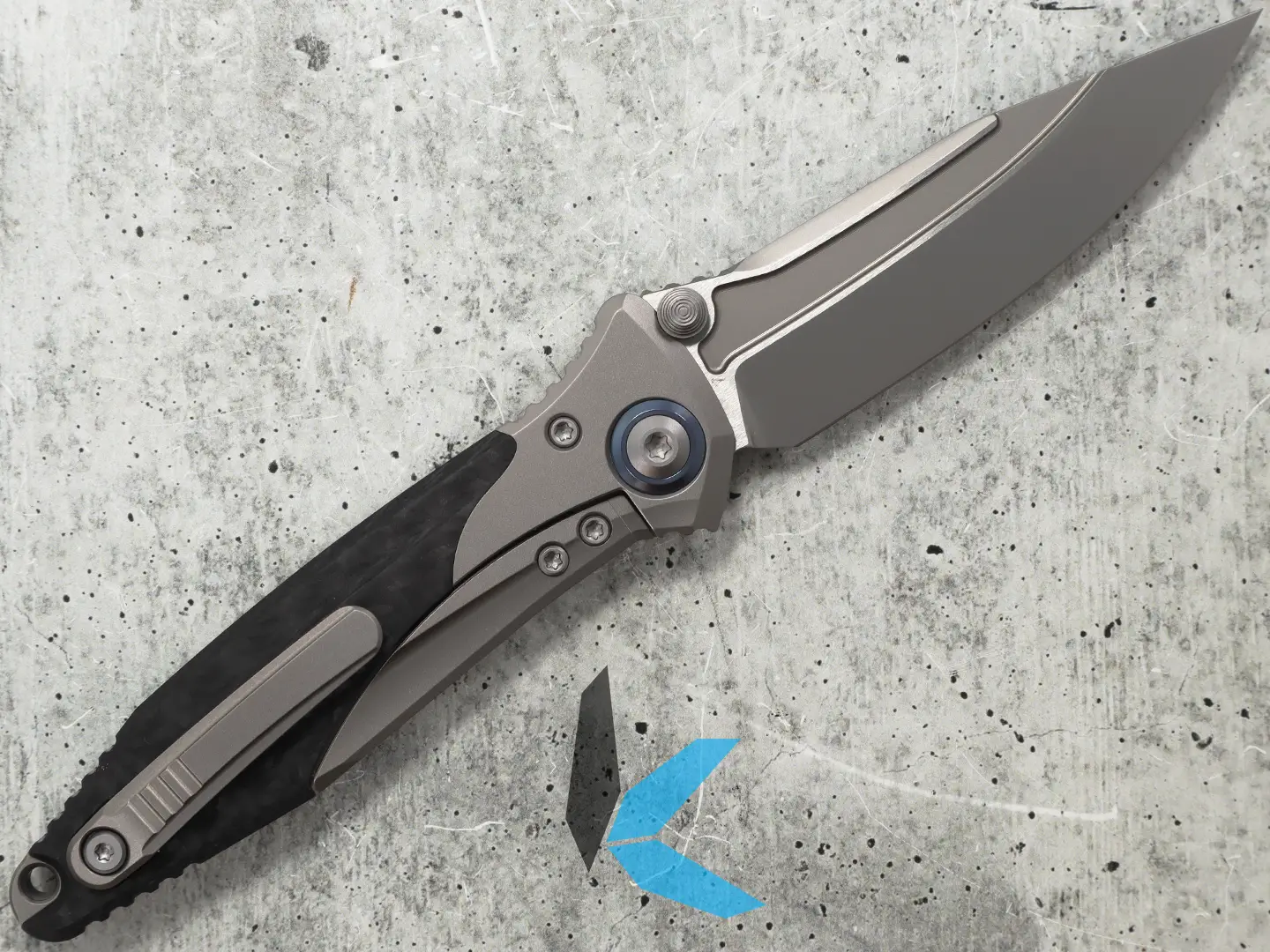 Microtech260-7 CFTI Socom Bravo Mini S/E Titanium Handle, Carbon Fiber Scales - Image 2