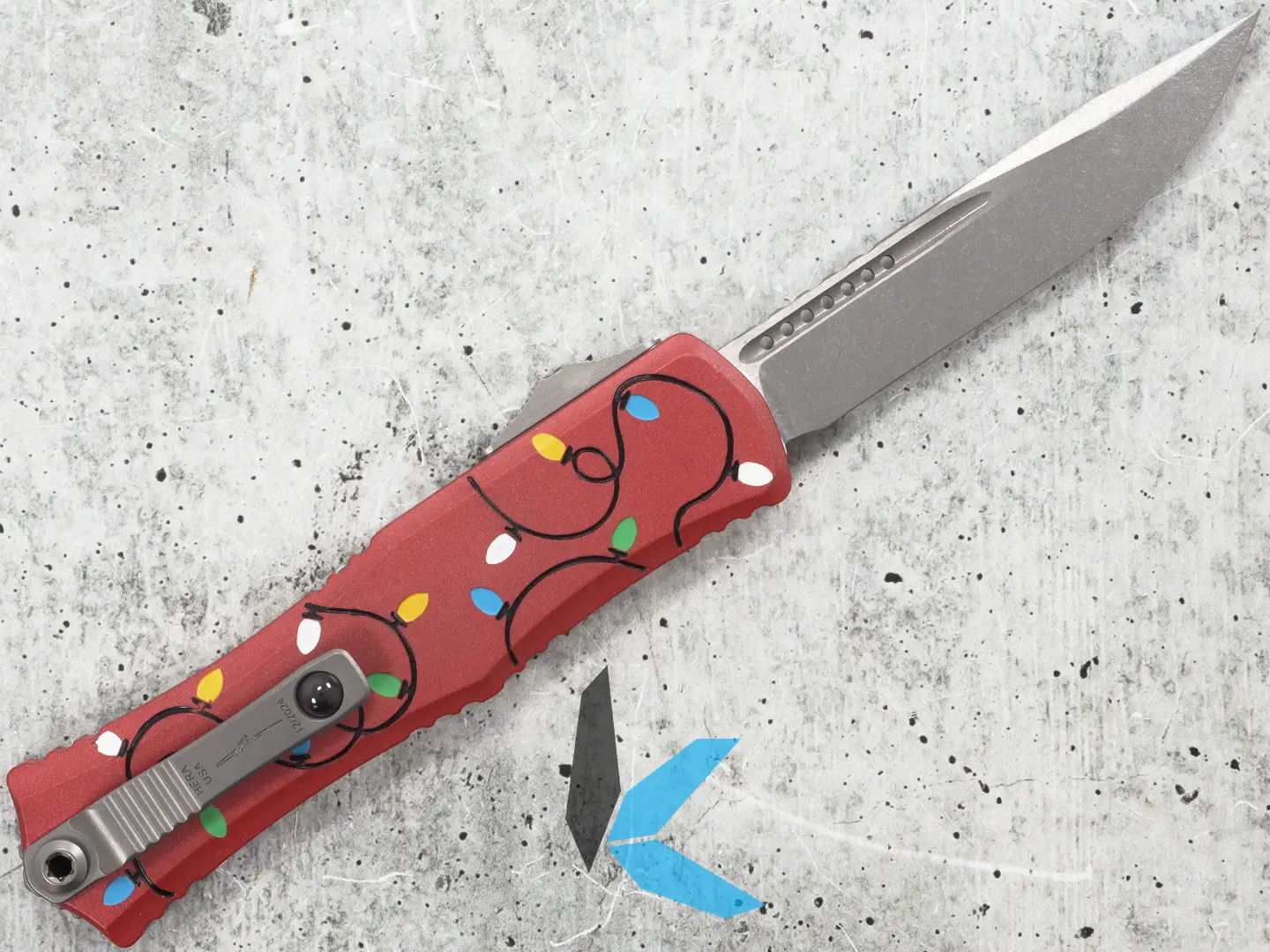 Microtech 1703M-10RDCMAS Hera II Mini S/E Signature Series Christmas Red - Image 2
