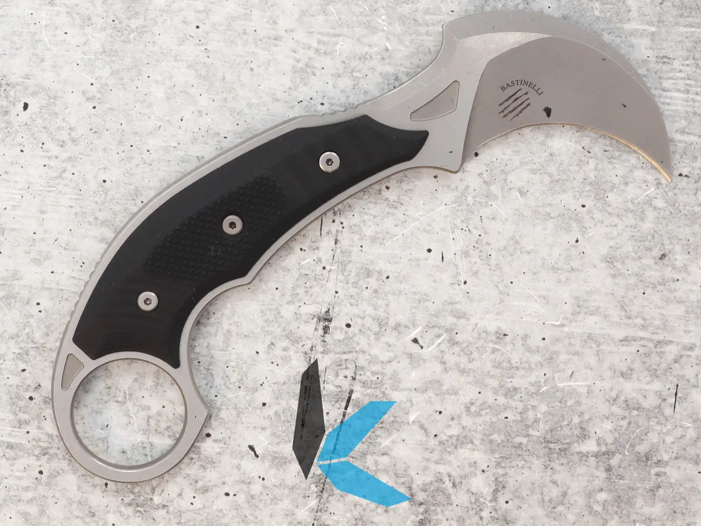 USED Microtech Iconic Fixed Trainer Right Hand Carry 118-10RR - Image 2