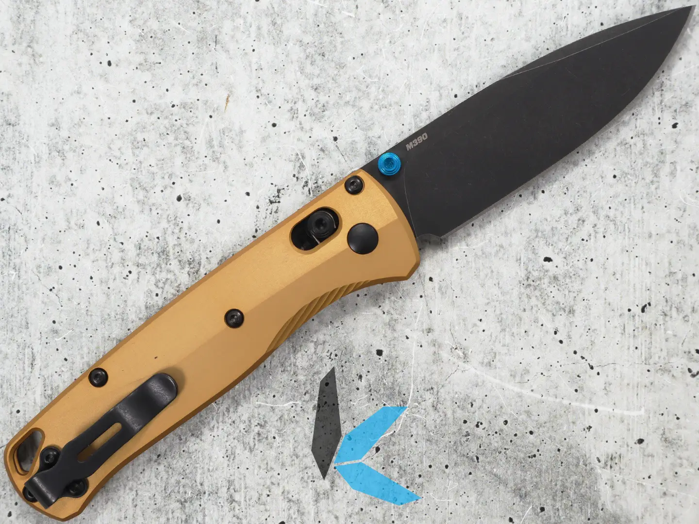 Benchmade 535BK-07 Bugout M390 Steel, Burnt Brass Aluminum - Image 2