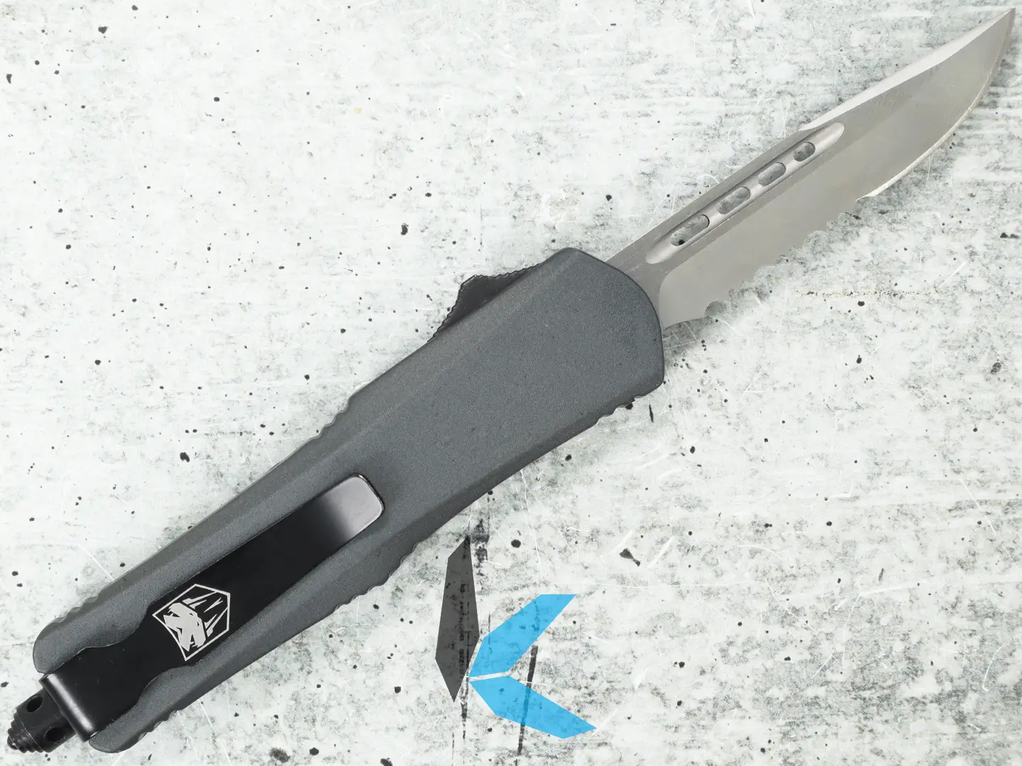 Used CobraTec Small FS-3 Grey Drop Serrated SGYFS-3DS with Case - Image 3